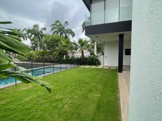 Foto 1 de Isla Mocoli, Renta de hermosa casa 4 dormitorios con piscina sin muebles