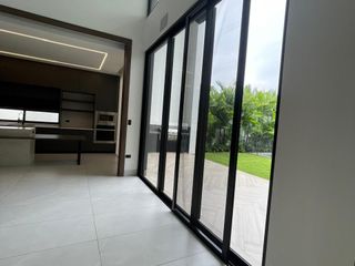 Foto 3 de Isla Mocoli, Renta de hermosa casa 4 dormitorios con piscina sin muebles