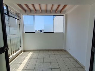 Foto 14 de Alquiler de Iluminado Departamento de 2 Dormitorios y Cochera  en Miraflores