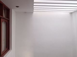 Foto 2 de CASA EN ALQUILER - RESIDENCIAL SAN CARLOS - FRENTE AL PARQUE - 131 m2