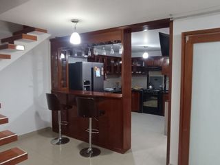 Foto 7 de CASA EN ALQUILER - RESIDENCIAL SAN CARLOS - FRENTE AL PARQUE - 131 m2