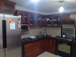 Foto 10 de CASA EN ALQUILER - RESIDENCIAL SAN CARLOS - FRENTE AL PARQUE - 131 m2
