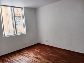 Foto 6 de SAN BORJA SE ALQUILA-CASA DOS PLANTAS-3 DORMITORIOS / 2 BAÑOS / COCHERA/$.1,370.-