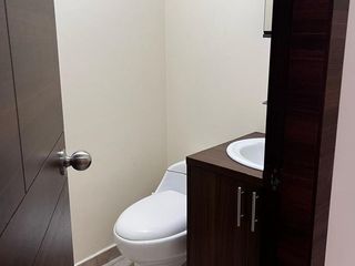 Foto 10 de LOCAL COMERCIAL EN VENTA SAN ISIDRO EL INCA NORTE DE QUITO