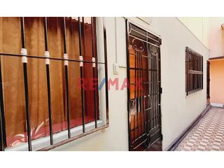 Foto 1 de La Victoria - Venta De Departamento En Zona Comercial