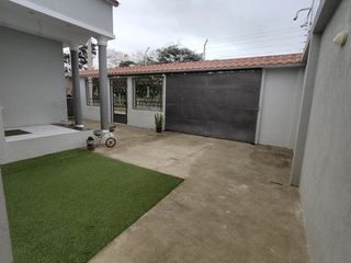 Foto 3 de EN ALQUILER CASA AMOBLADA CERCA A UNIORO, 3 HAB.