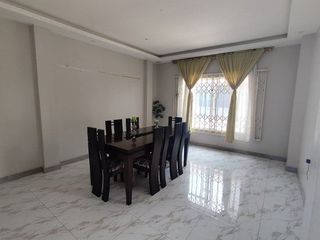 Foto 11 de EN ALQUILER CASA AMOBLADA CERCA A UNIORO, 3 HAB.