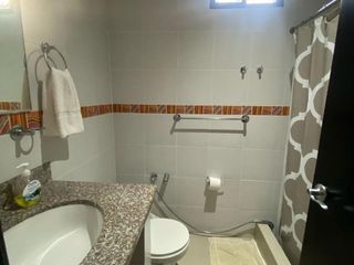 Foto 15 de SALINAS, AMPLIA CASA CERCA DEL MAR, CON 4 DORMITORIOS Y PISCINA