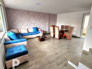 Foto 4 de Casas Crédito VIP La Armenia Puente 3 Valle de los Chillos 3 dormitorios 2 parqueaderos jardín privado