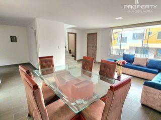 Foto 5 de Casas Crédito VIP La Armenia Puente 3 Valle de los Chillos 3 dormitorios 2 parqueaderos jardín privado