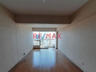 Foto 4 de Amplio Depa, Con Lindo Balcon Y Vista Exterior