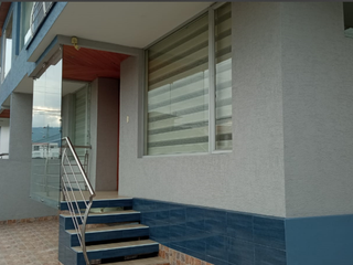 Foto 2 de EN RENTA LINDA CASA DENTRO DE URBANIZACIÓN SECTOR LAS HACIENDA - VALLE DE LOS CHILLOS