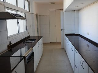 Foto 16 de Gran Departamento 4 Ambientes en Belgrano con Cochera Fija