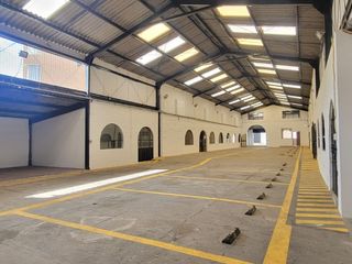 Foto 1 de RENTA LOCAL COMERCIAL INDUSTRIAL DE ALTO IMPACTO UBICACIÓN ESTRATÉGICA ENTRE GASPAR DE VILLARROEL Y PARÍS