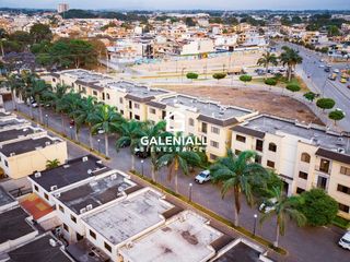 Foto 12 de Apartamento de 3 Habitaciones en Venta en Planta Baja en Urb. La Riviera con Patio y Muebles de diseñadora