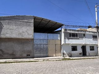 Foto 1 de Venta de casa y Galpón – Ibarra