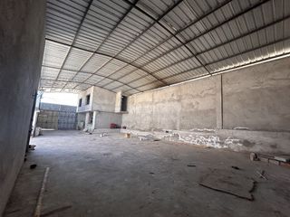 Foto 3 de Venta de casa y Galpón – Ibarra