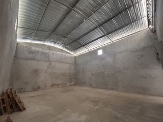 Foto 5 de Venta de casa y Galpón – Ibarra