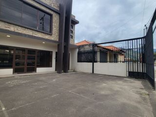 Foto 2 de VENTA DE CASA COMERCIAL