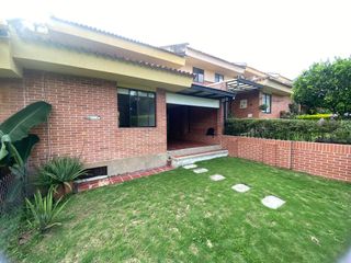Foto 1 de Se vende casa amplia en ibague el vergel