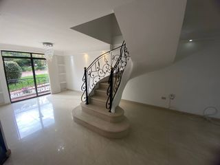 Foto 3 de Se vende casa amplia en ibague el vergel
