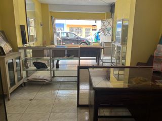 Foto 20 de Amplio Local Comercial A Un Paso De La Plaza Miguel Grau - Carmen De La Legua