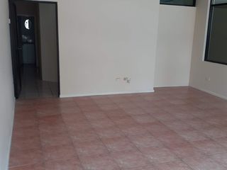 Foto 2 de VENTA LOCAL 73 M2 SECTOR VOZ DE LOS ANDES, CENTRO NORTE, QUITO