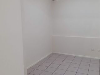 Foto 3 de VENTA LOCAL 73 M2 SECTOR VOZ DE LOS ANDES, CENTRO NORTE, QUITO