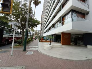 Foto 2 de Alquiler Oficina de Estreno en Barranco Cerca A Miraflores – Condominio de Lujo Empresarial