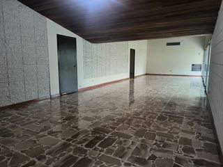 Foto 2 de ALQUILER - DEPARTAMENTO TIPO CASA 1 PLANTA - 3 DORMITORIOS 3 BAÑOS - SALA - COMEDOR - COCINA CON COMEDOR DIARIO - DORMITORIO SERVICIO - PATIO AMPLIO