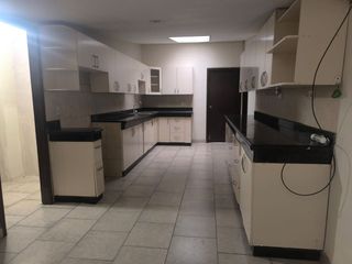 Foto 7 de ALQUILER - DEPARTAMENTO TIPO CASA 1 PLANTA - 3 DORMITORIOS 3 BAÑOS - SALA - COMEDOR - COCINA CON COMEDOR DIARIO - DORMITORIO SERVICIO - PATIO AMPLIO
