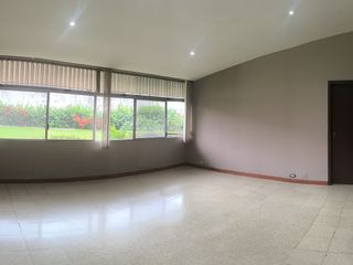 Foto 13 de ALQUILER - DEPARTAMENTO TIPO CASA 1 PLANTA - 3 DORMITORIOS 3 BAÑOS - SALA - COMEDOR - COCINA CON COMEDOR DIARIO - DORMITORIO SERVICIO - PATIO AMPLIO