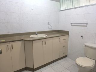 Foto 18 de ALQUILER - DEPARTAMENTO TIPO CASA 1 PLANTA - 3 DORMITORIOS 3 BAÑOS - SALA - COMEDOR - COCINA CON COMEDOR DIARIO - DORMITORIO SERVICIO - PATIO AMPLIO