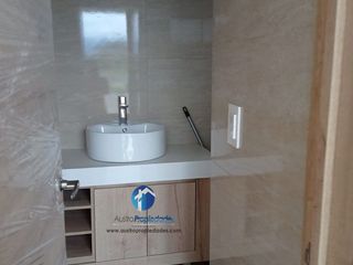 Foto 7 de VENTA DE  PROPIEDAD EN  YUNGUILLA CON 1000m de terreno