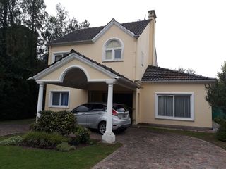 Foto 1 de Casa en Venta Las Praderas de Lujan