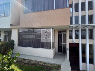 Foto 14 de ARRIENDO CASA MIRAVALLE 4 DORMITORIOS