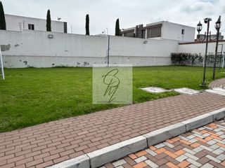 Foto 3 de ARRIENDO CASA TUMBACO RUTA VITA, 3 DORMITORIOS