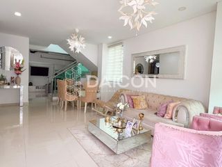 Foto 1 de Casa de 2 pisos, 4 habitaciones, 5 baños en Rosendo Garcés, Montería