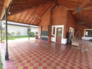 Foto 7 de Excelente Casa Estilo Campo - 375 m² Construidos Sobre 1203 m² de Lote
