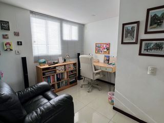 Foto 9 de VENDO APARTAMENTO EN LA TRANSVERSAL INFERIOR 116 METROS