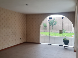 Foto 3 de SE VENDE LINDA CASA CON EXCELENTE UBICACION – AREQUIPA