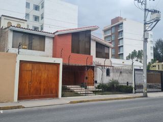 Foto 1 de SE VENDE LINDA CASA CON EXCELENTE UBICACION – AREQUIPA