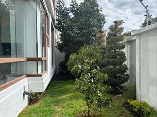 Foto 4 de SUITE DE RENTA, EN CUMBAYA, CON PATIO Y PERGOLA