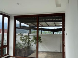 Foto 11 de SUITE DE RENTA, EN CUMBAYA, CON PATIO Y PERGOLA