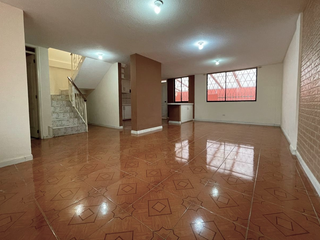 Foto 2 de CASA EN ARRIENDO SEMIADOSADA 4 HABITACIONES  - CALDERÓN - COLEGIO ISM