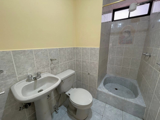 Foto 10 de CASA EN ARRIENDO SEMIADOSADA 4 HABITACIONES  - CALDERÓN - COLEGIO ISM