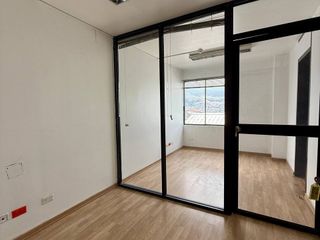 Foto 13 de OFICINA COMERCIAL EN RENTA- AV. GALO PLAZA LASSO FRENTE A HYUNDAI