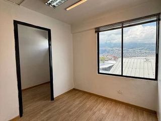 Foto 15 de OFICINA COMERCIAL EN RENTA- AV. GALO PLAZA LASSO FRENTE A HYUNDAI