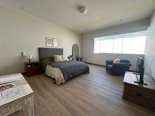 Foto 10 de MODERNA CASA CON PISCINA Y RECIÉN REMODELADA