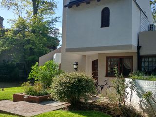 Foto 2 de Oportunidad! Casa 5 Ambientes con Pileta en Las Praderas de Lujan